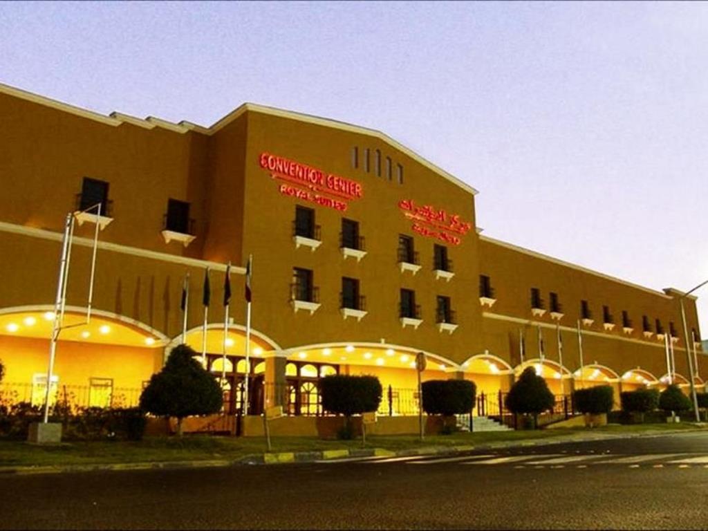 The Convention Center & Royal Suites Hotel Kuwait City Exterior foto